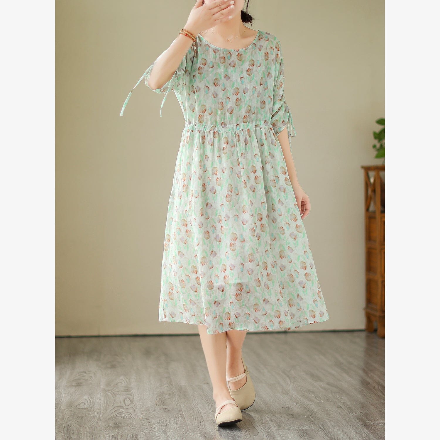 Effortlessly Elegant Dress with a Timeless Design