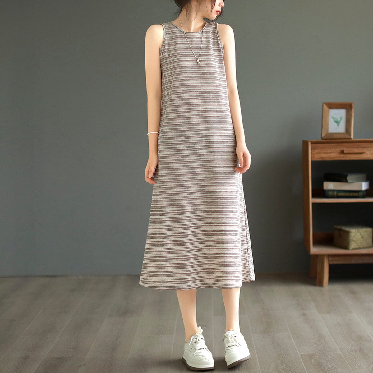 Effortlessly Elegant Dress with a Timeless Design