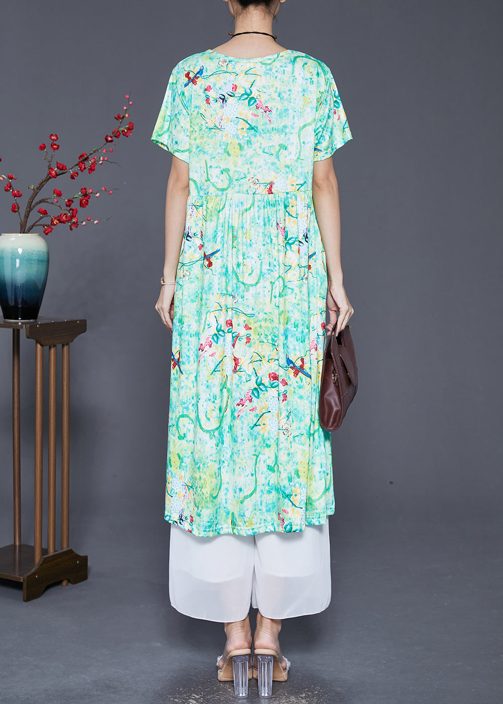 Beautifully Crafted Dress in a Classic Style