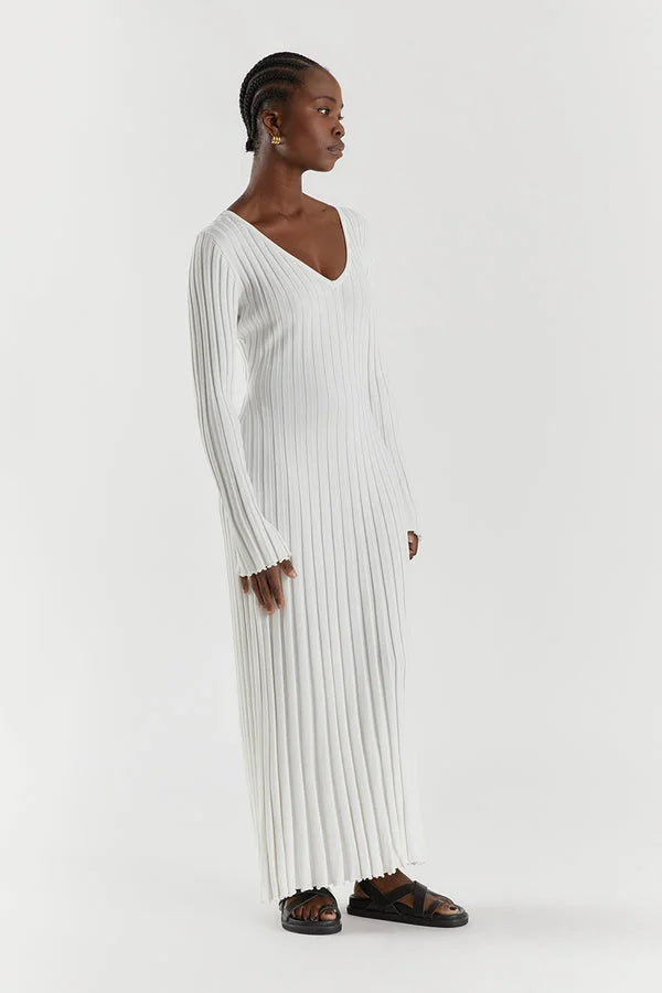 Sasha Timeless Knitted Midi Dress with V Neck and Sleeves Evening Wear Edit