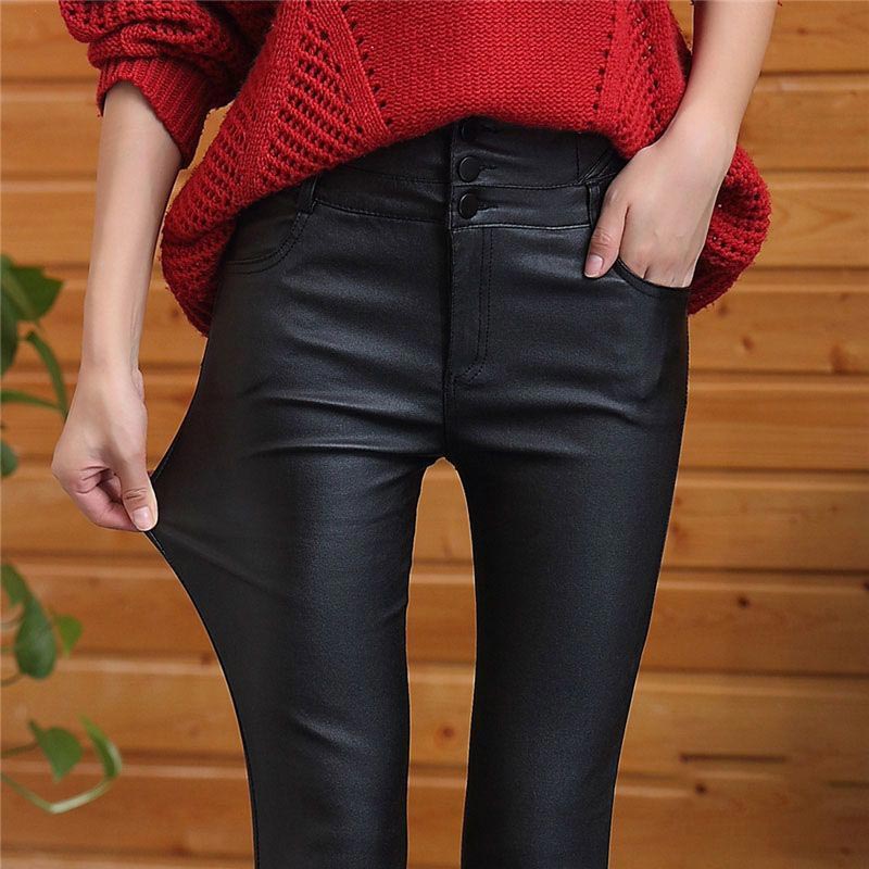 3-button quilted matte leather leggings