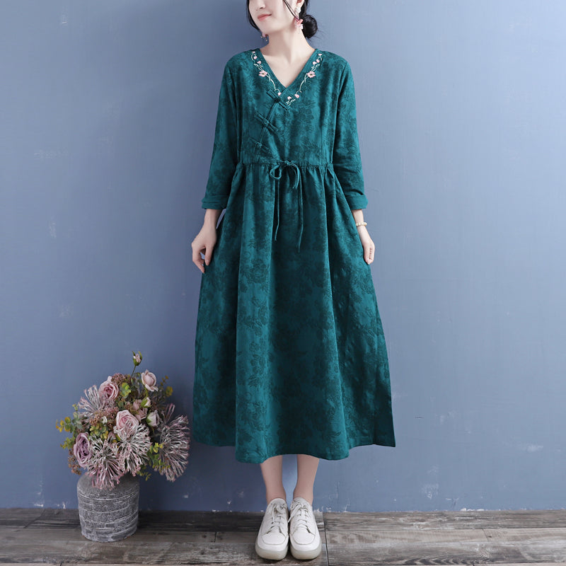 Gracefully Styled Dress for Any Occasion