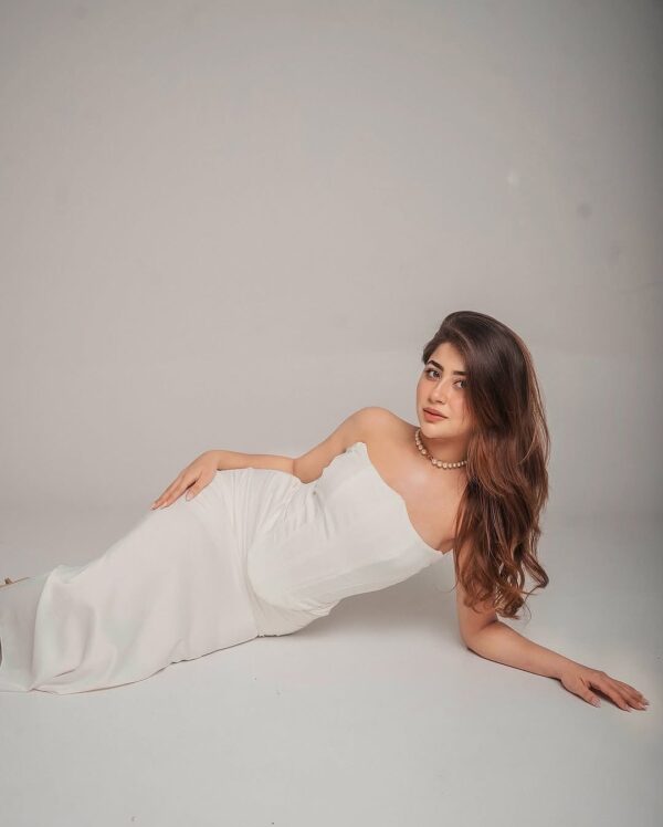 Aditi Bhatia X Miakee ��������� Cameron