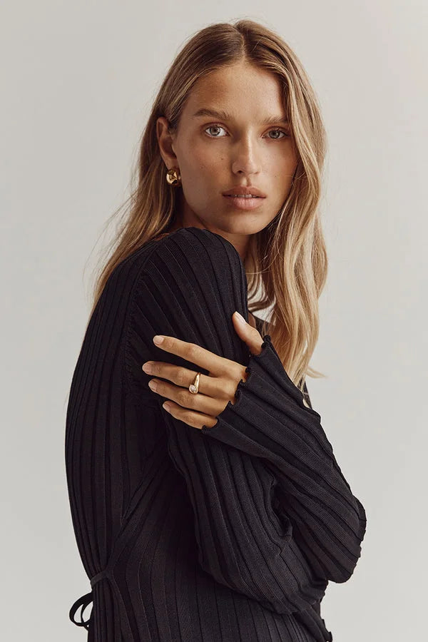 Luisa Elevated Knitted Midi Dress with V Neck and Sleeves Boutique Collection