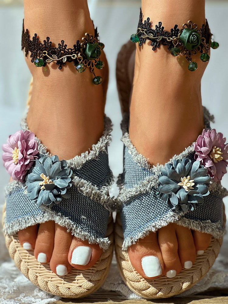 Graceful Orthopedic Sandals for Modern Look