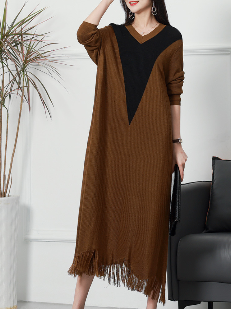 V-Neck Long Sleeve Colorblock Knit Tassel Hem Midi Dress 3
