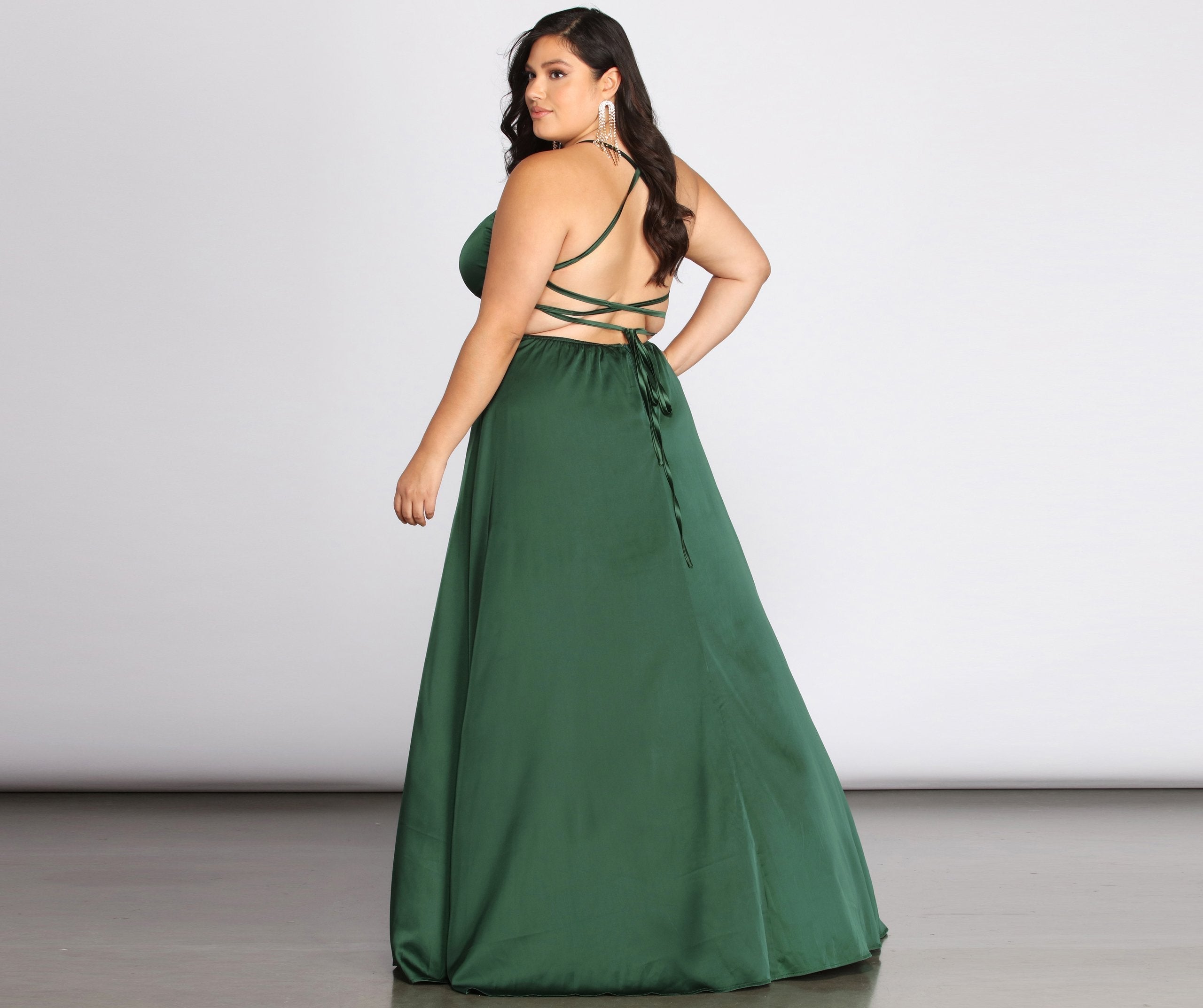 Plus Vera Satin Charming Lace Up Formal Dress