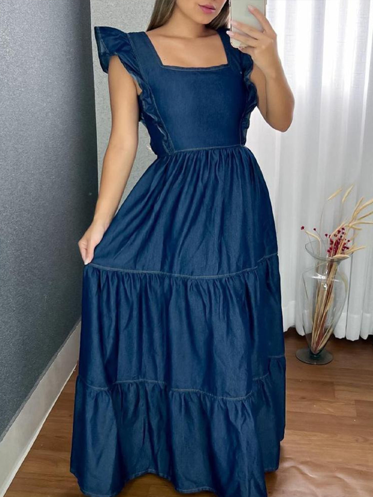 Sophisticated Dress with a Clean Classic Look