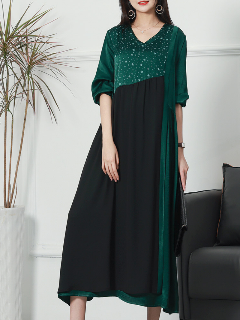 V-Neck Star Print Color Block High Waist A-Line Midi Dress