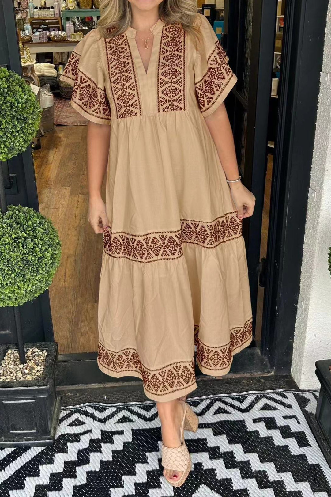 V Neck Short Sleeve Geometric Embroidery Tiered Midi Dress 2