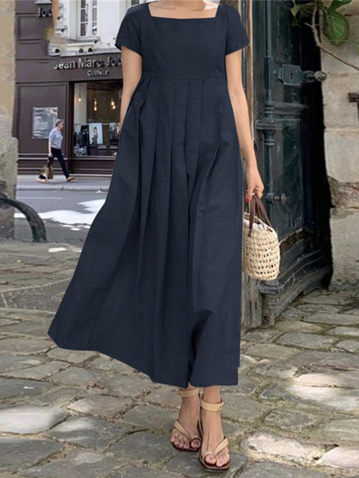 Sophisticated Dress with a Clean Classic Look