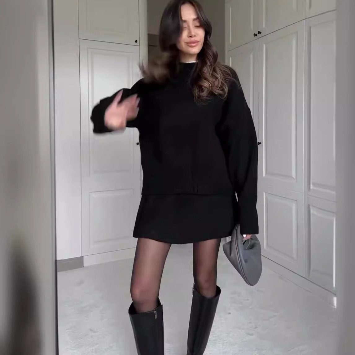 Knitted skirt suit