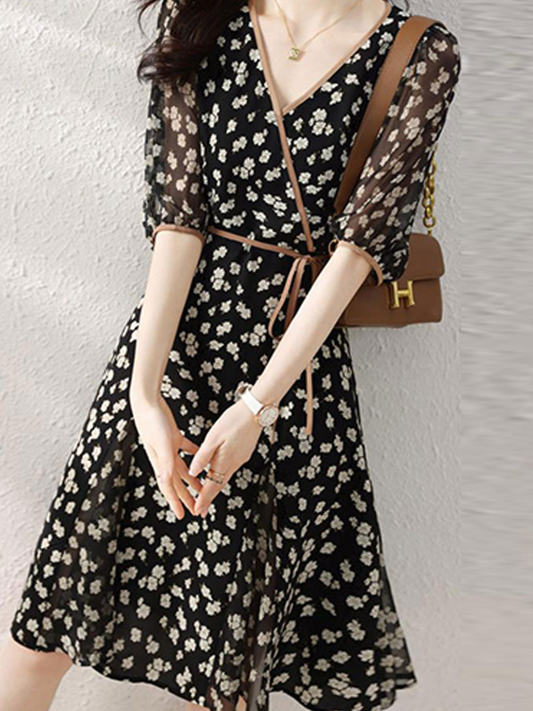 Classic Vintage Dress with a Flattering Fit