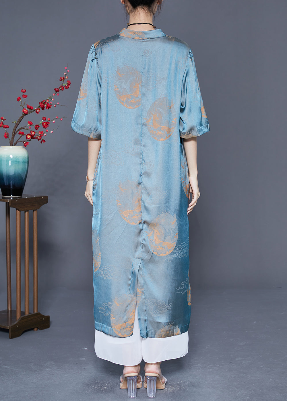 Gracefully Styled Dress for Any Occasion