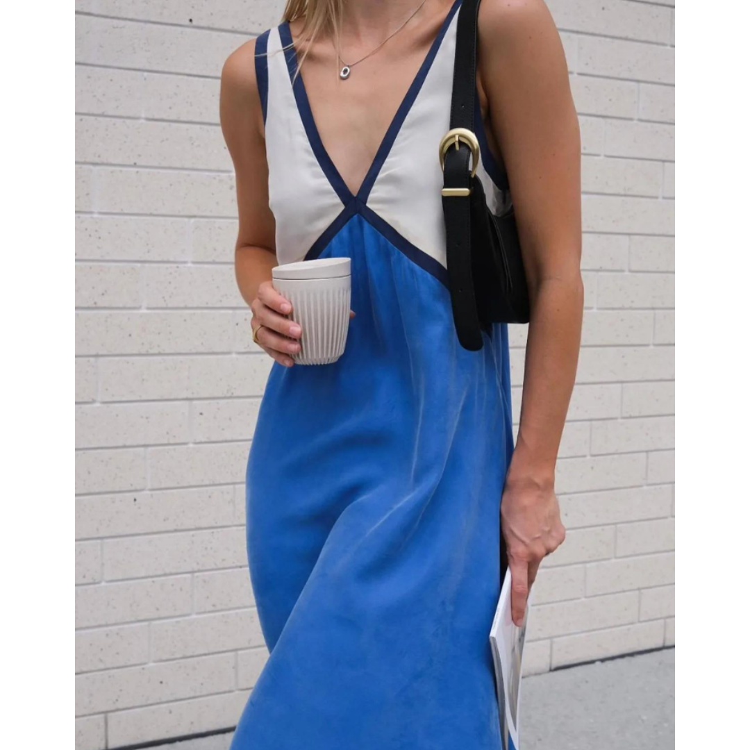 Lucrezia Chic Dress with V Fit Silhouette Collection
