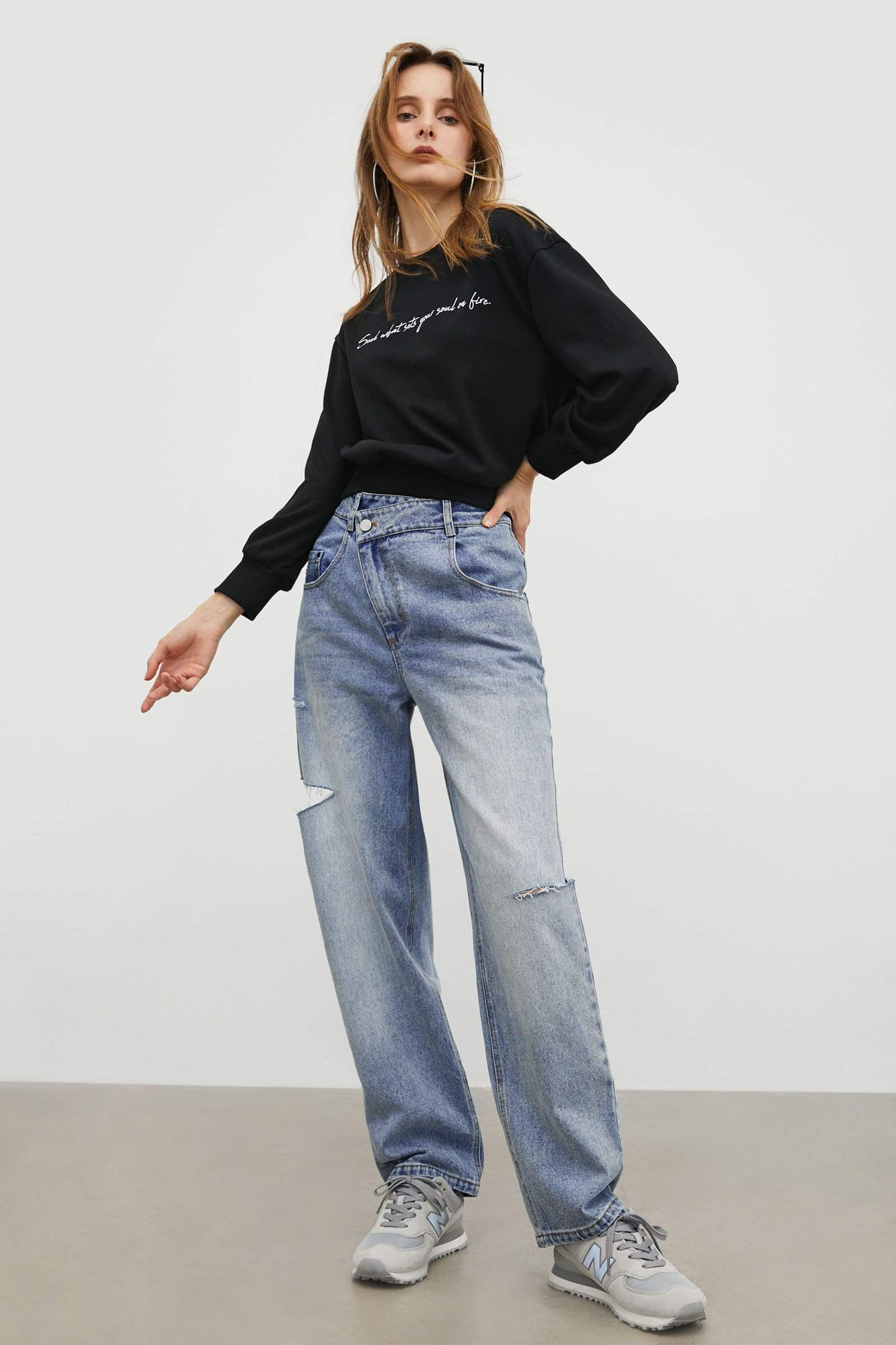 Ripped Slouchy Wide-Leg Mom Jeans