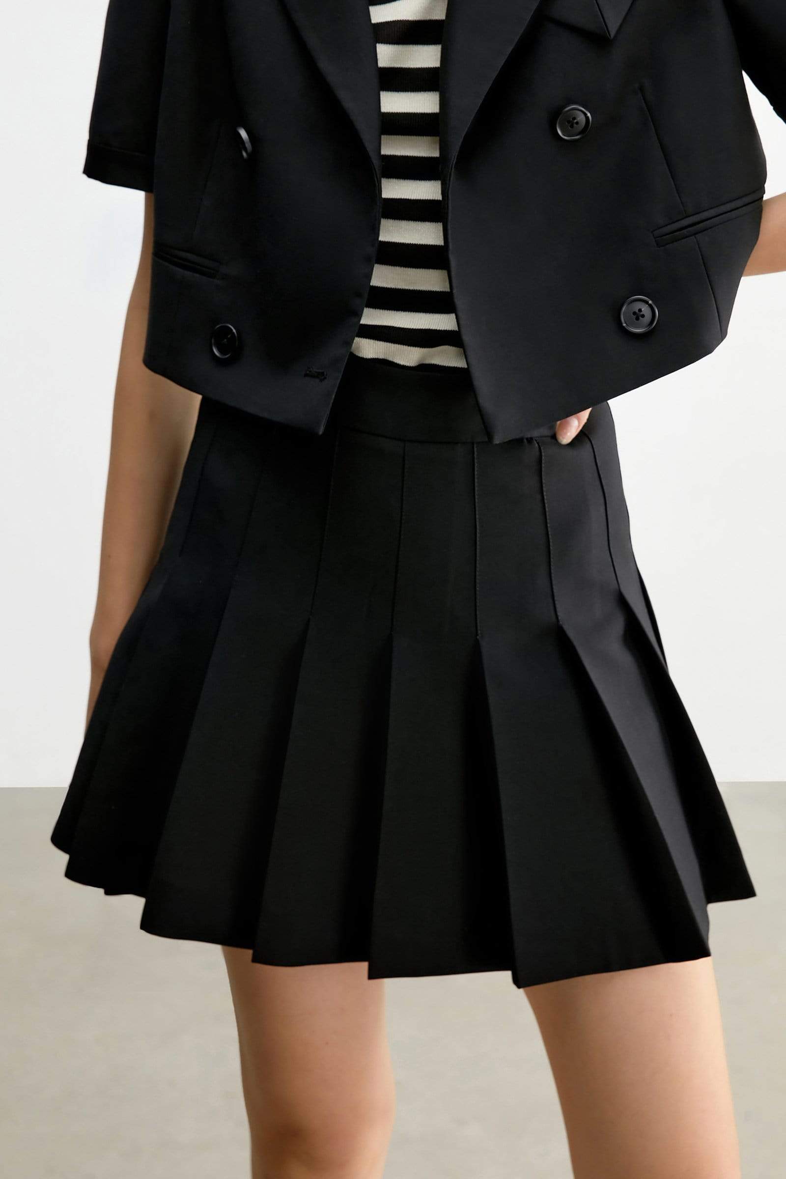 Charlize Black Pleated Skirt