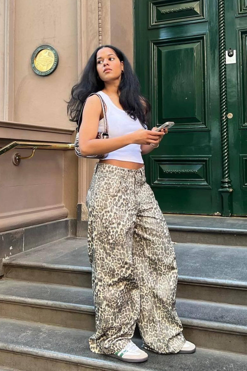 Low-Rise Wide-Leg Faded Leopard Print Baggy Jeans