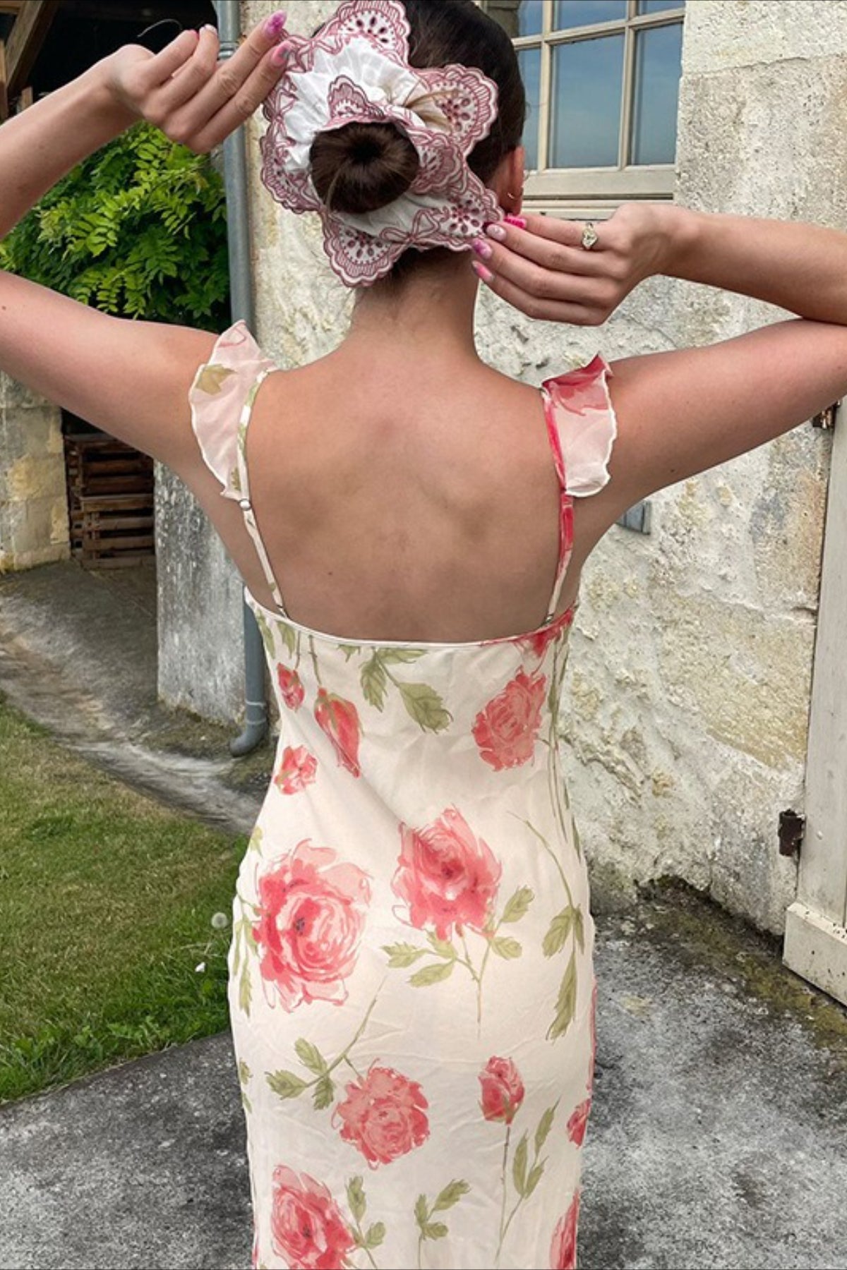 Open Back Pearl Bow Fitted Floral Dress