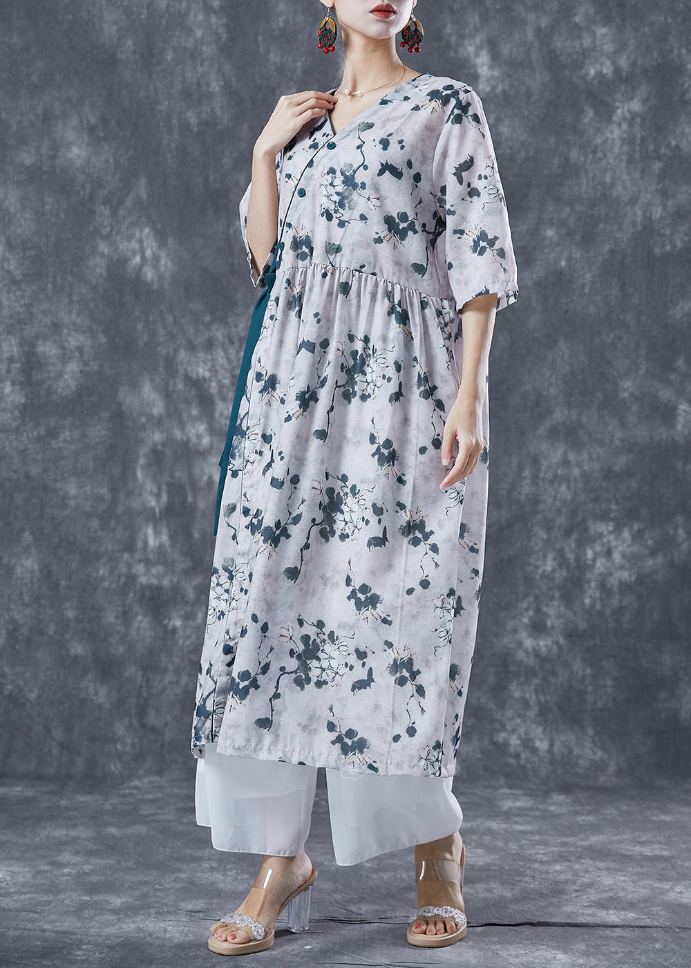 Gracefully Styled Dress for Any Occasion