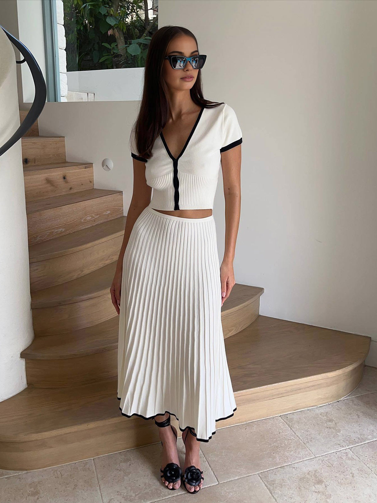 Dana Aesthetic Knitted Dress with Contrasting Cuffs Chic Silhouette Collection