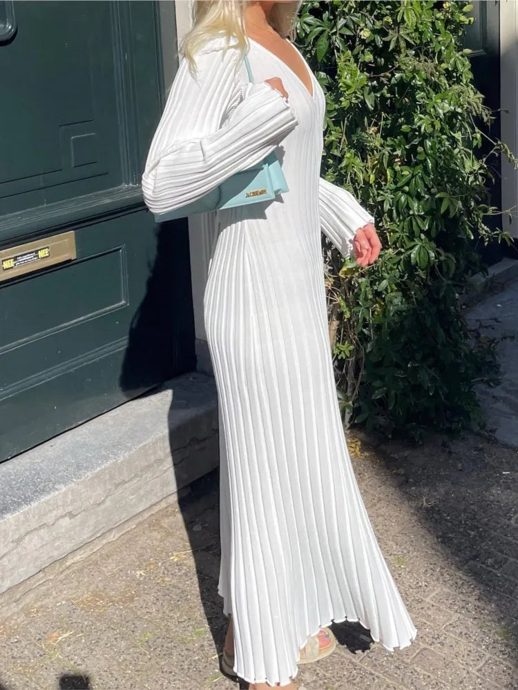 Inaki Chic Midi Dress with a Ribbed V-neck for Women Stylish Outfit