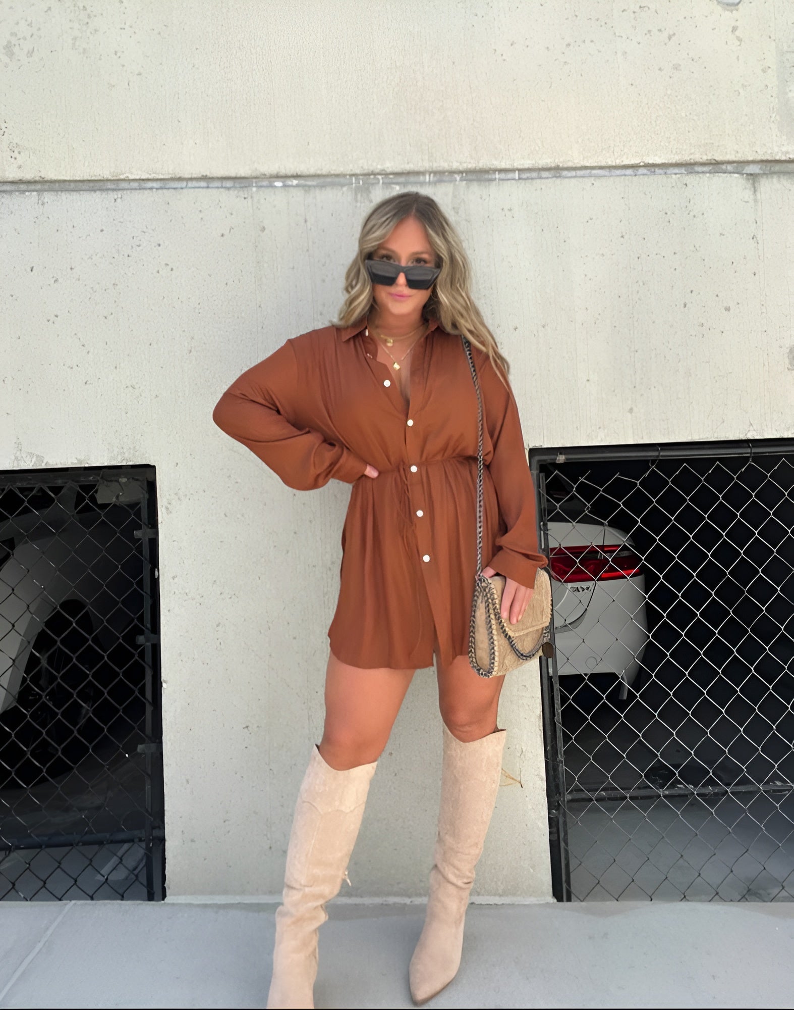 Adelina Minimalist Trendiges Satin Strampeldress Everyday Luxe Edit