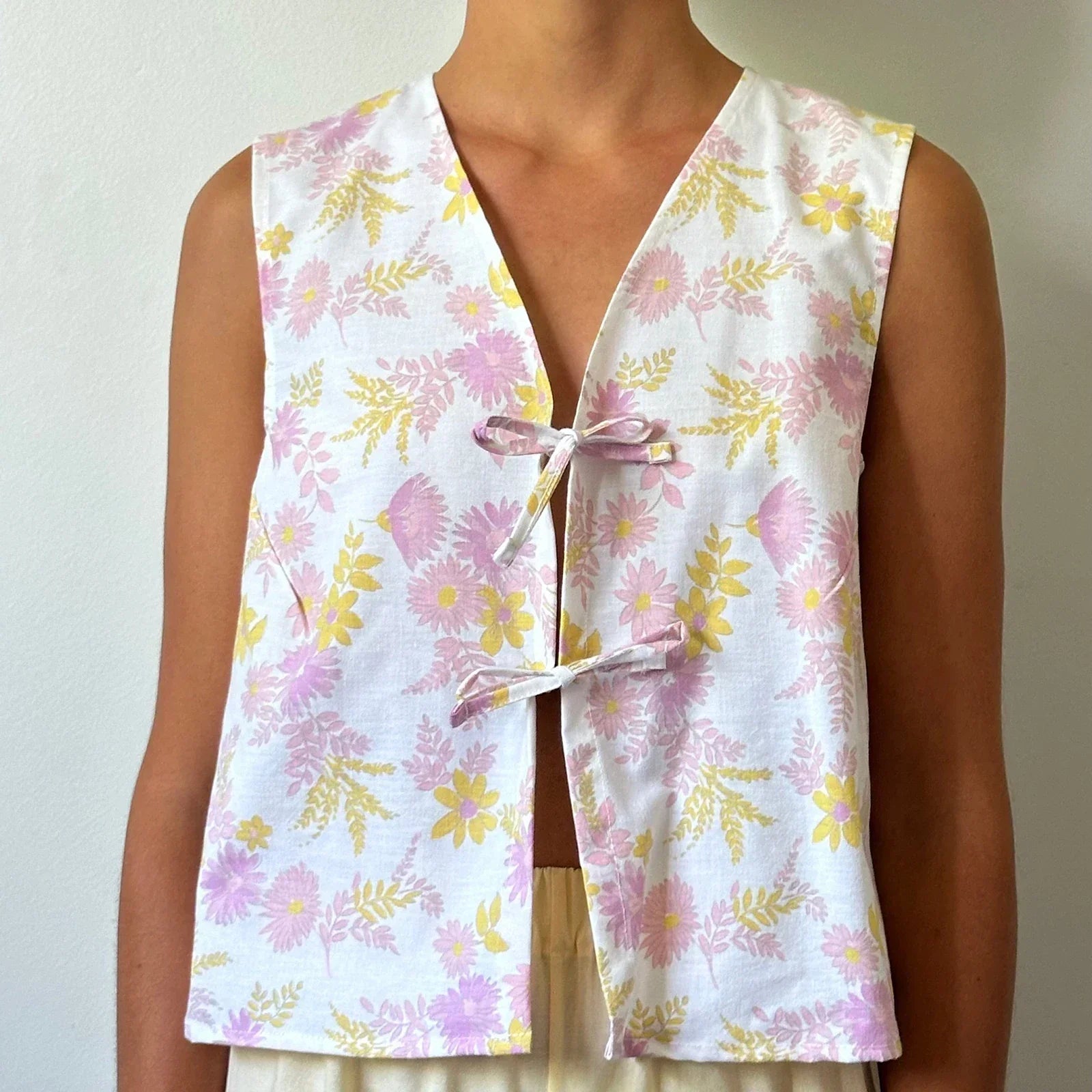 Tie Front V-Neck Crop Top