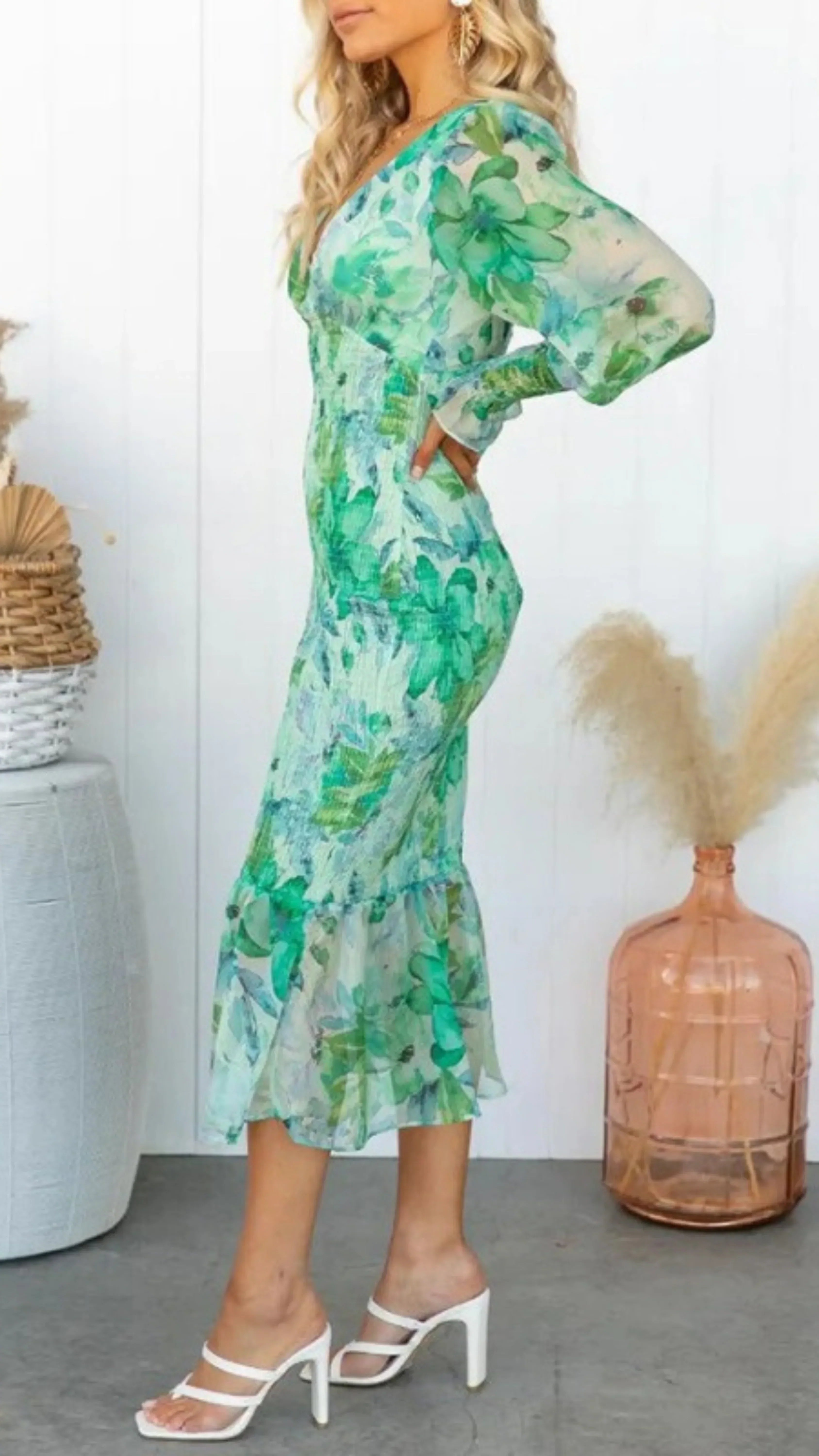 Laia Timeless Floral Summer Dress Chic Silhouette Collection