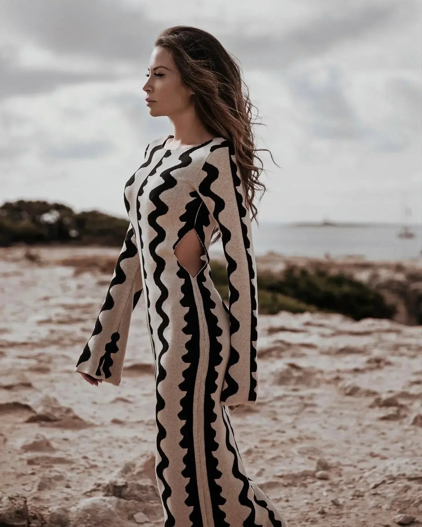 Elegant Wave Striped Oneck Maxi Knitted Bodycon Dress