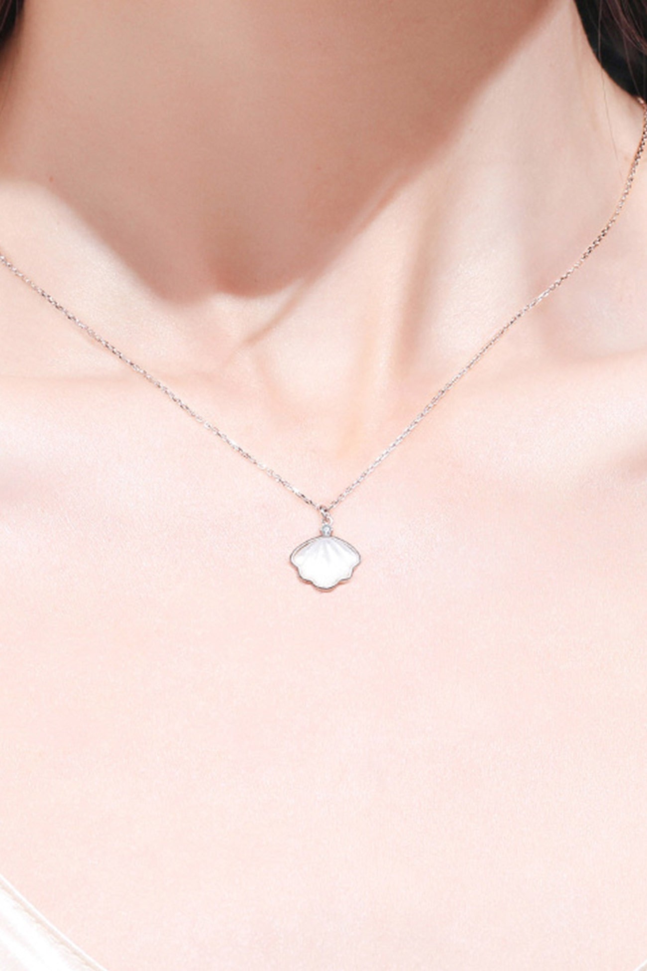 Shell Pendant Necklace