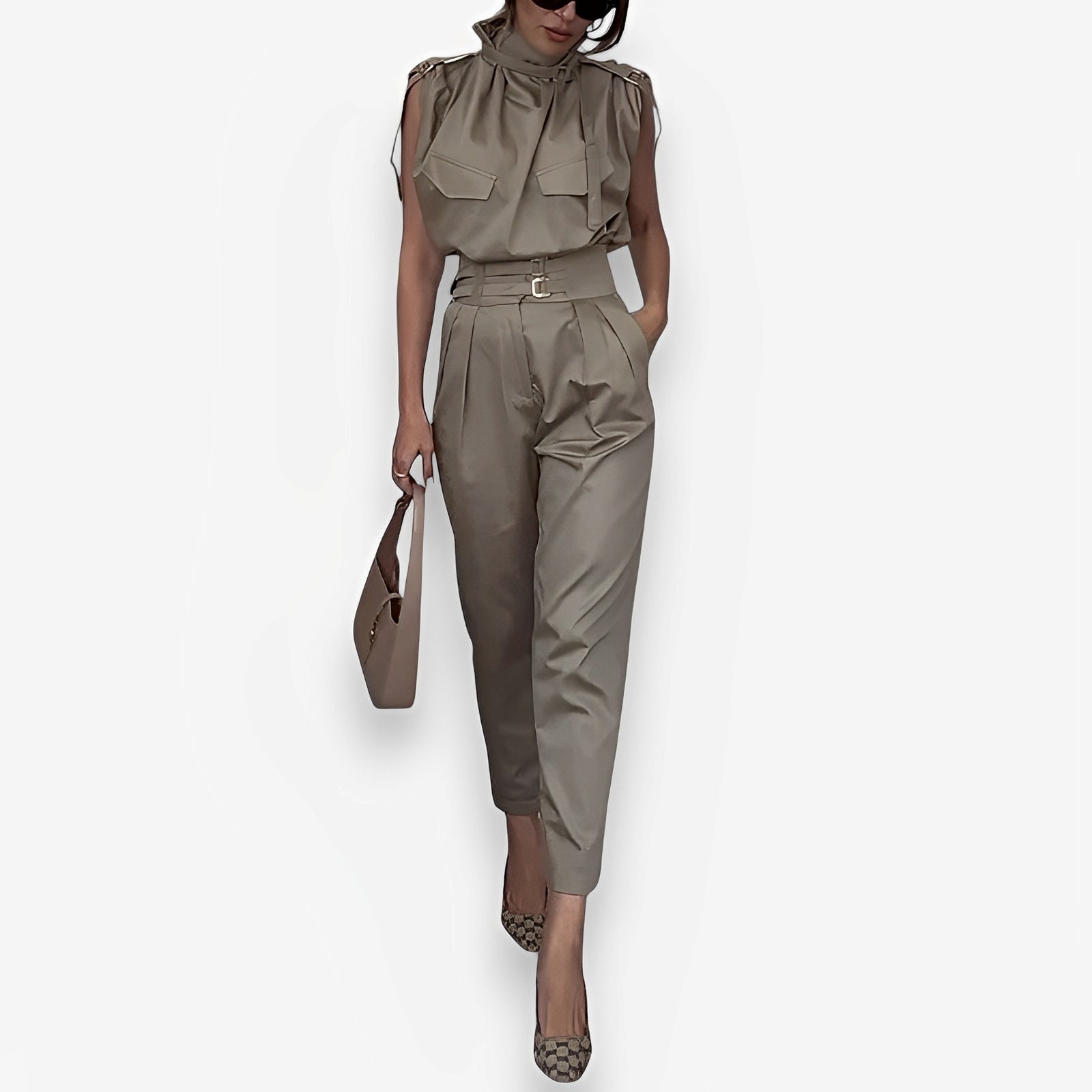 Turtle neck sleeveless Suit
