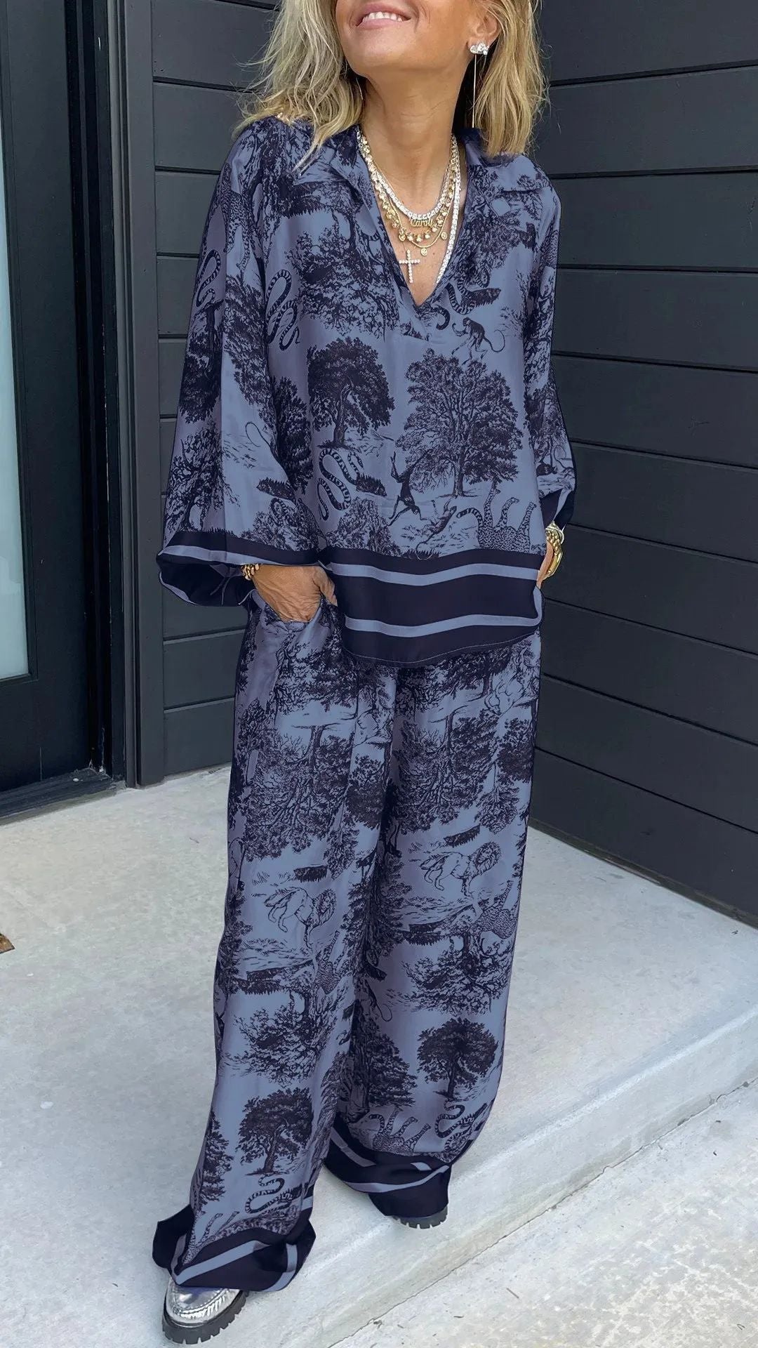 V-neck long-sleeved printed casual suit