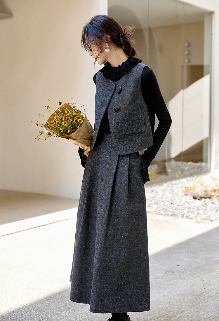 Tweed Vest & Skirt Set â€?Elegant Two-Piece Chanel-Inspired Style