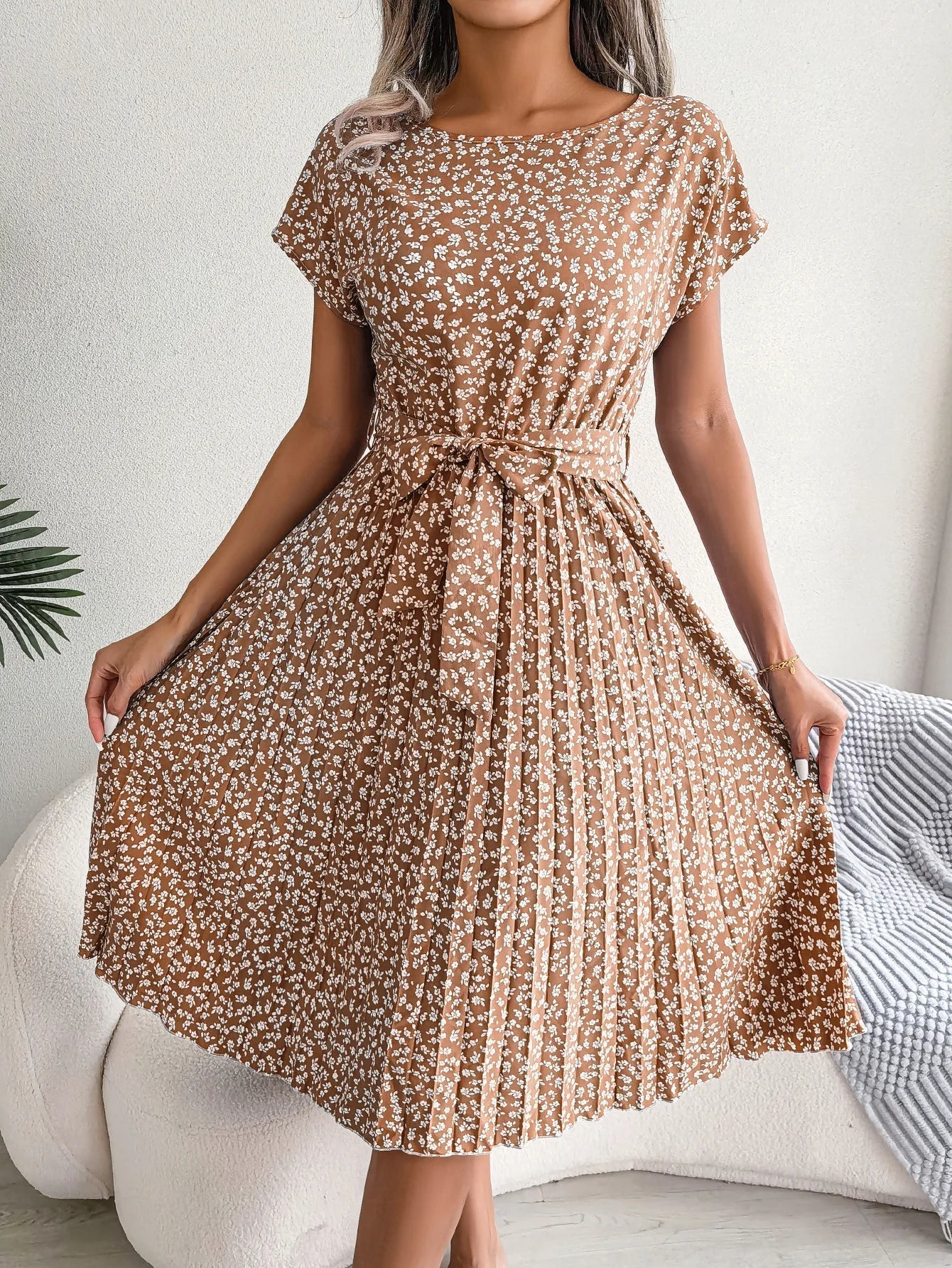 Constanza Summery Chiffon Dress with a Floral Pattern for Women