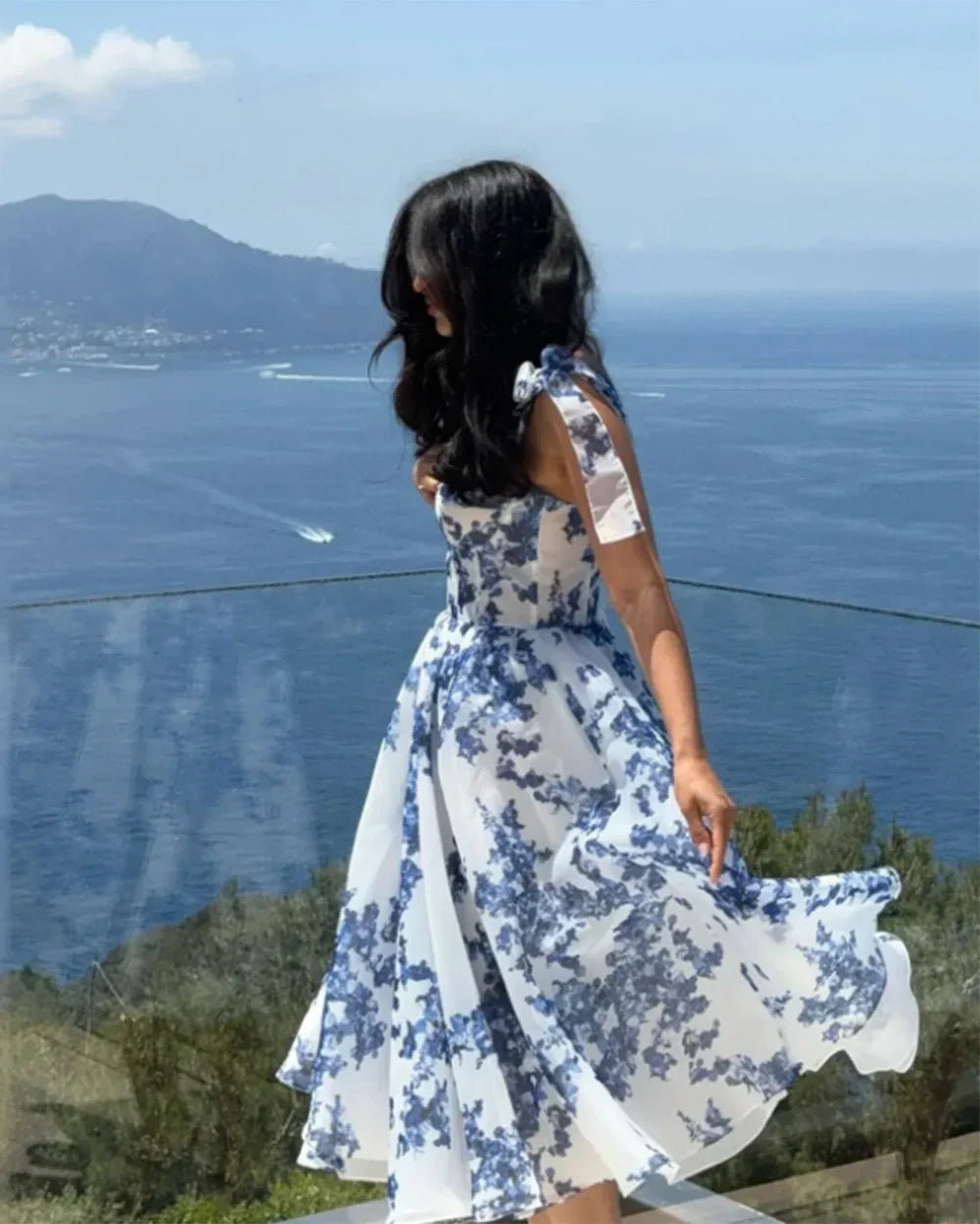 Floral back lace - up suspender dress