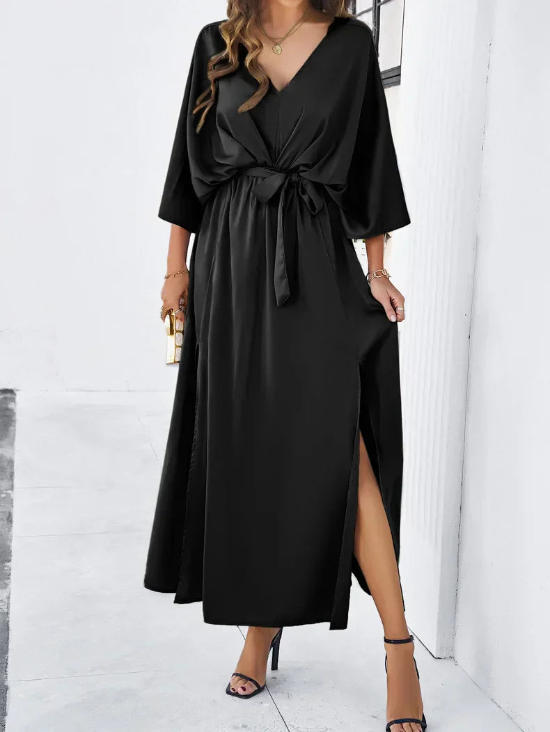 Concordia V-neck Dress in a Loose Fit for Women Smart Casual Outfit