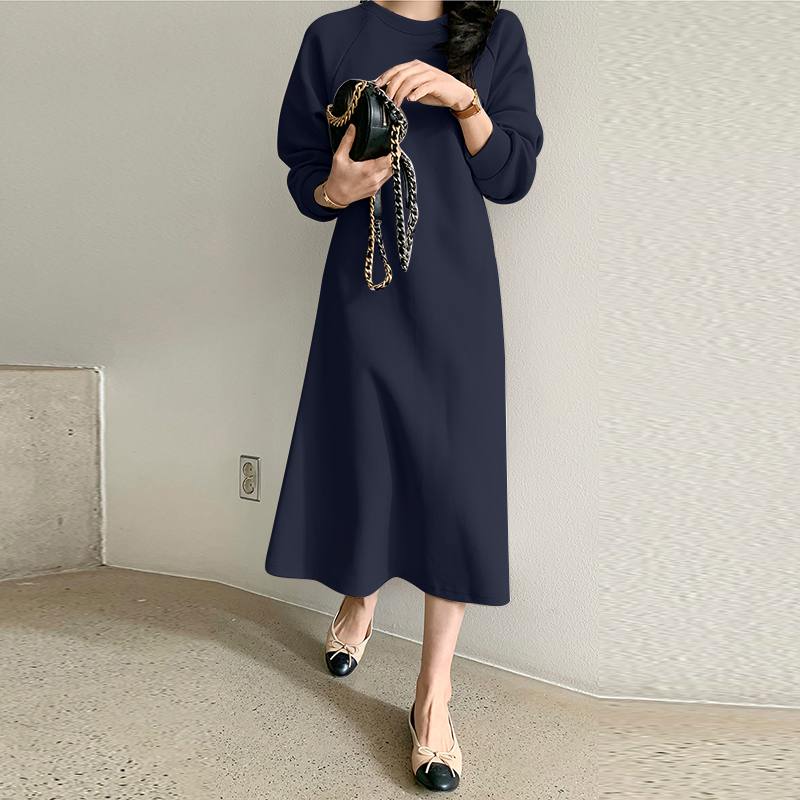 Carina Classic And Comfortable Dress with Relaxed Fit and Everyday Wear