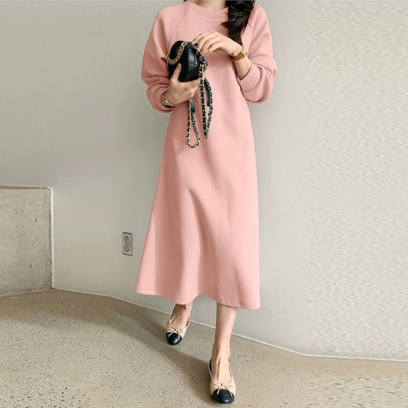 Carina Classic And Comfortable Dress with Relaxed Fit and Everyday Wear
