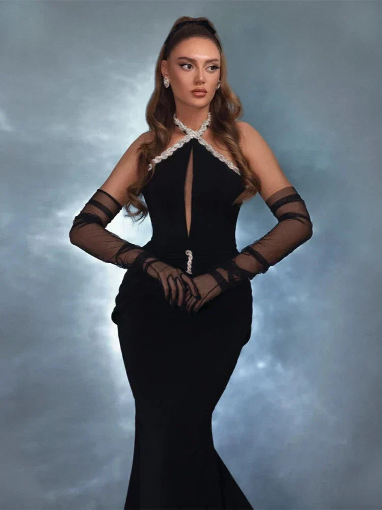 Sexy Halter Neck Diamonds Chain Hollow Out Black Velvet Sleeveless Party Dress