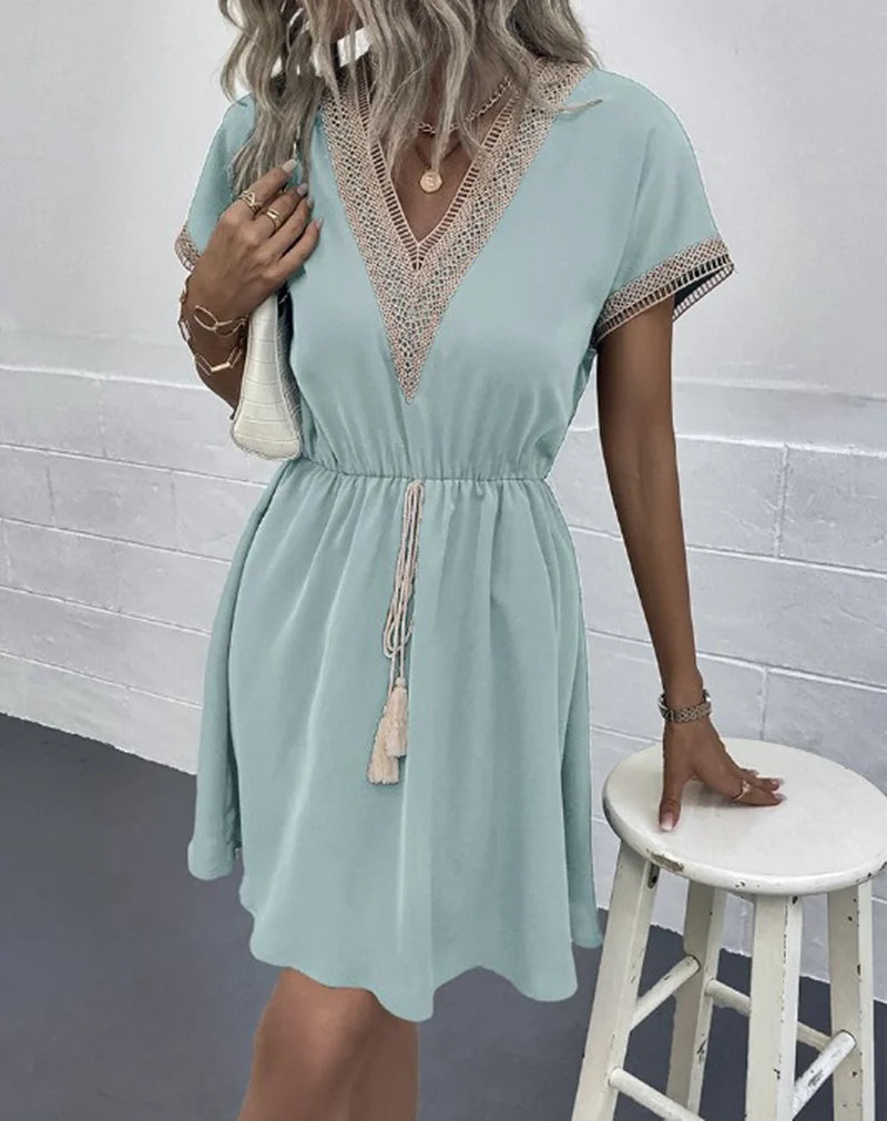 Fresh Sweet Solid Short Lace VNeck Waist Panel Skirt Midi Dresses