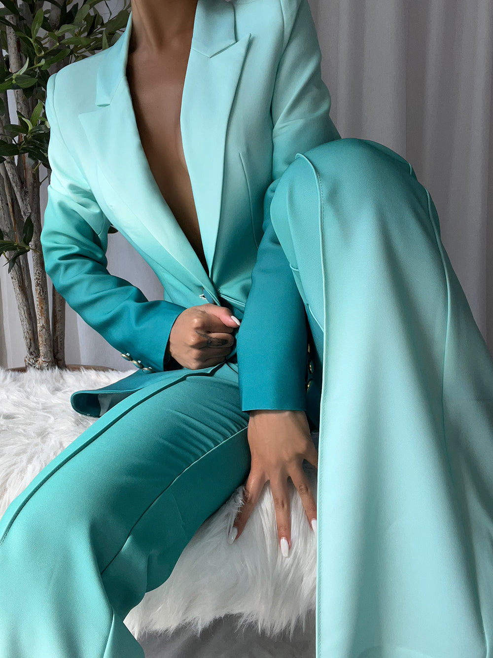Blue Peak Lapel Ombre Single-Button Blazer and Flared Trousers Set 6
