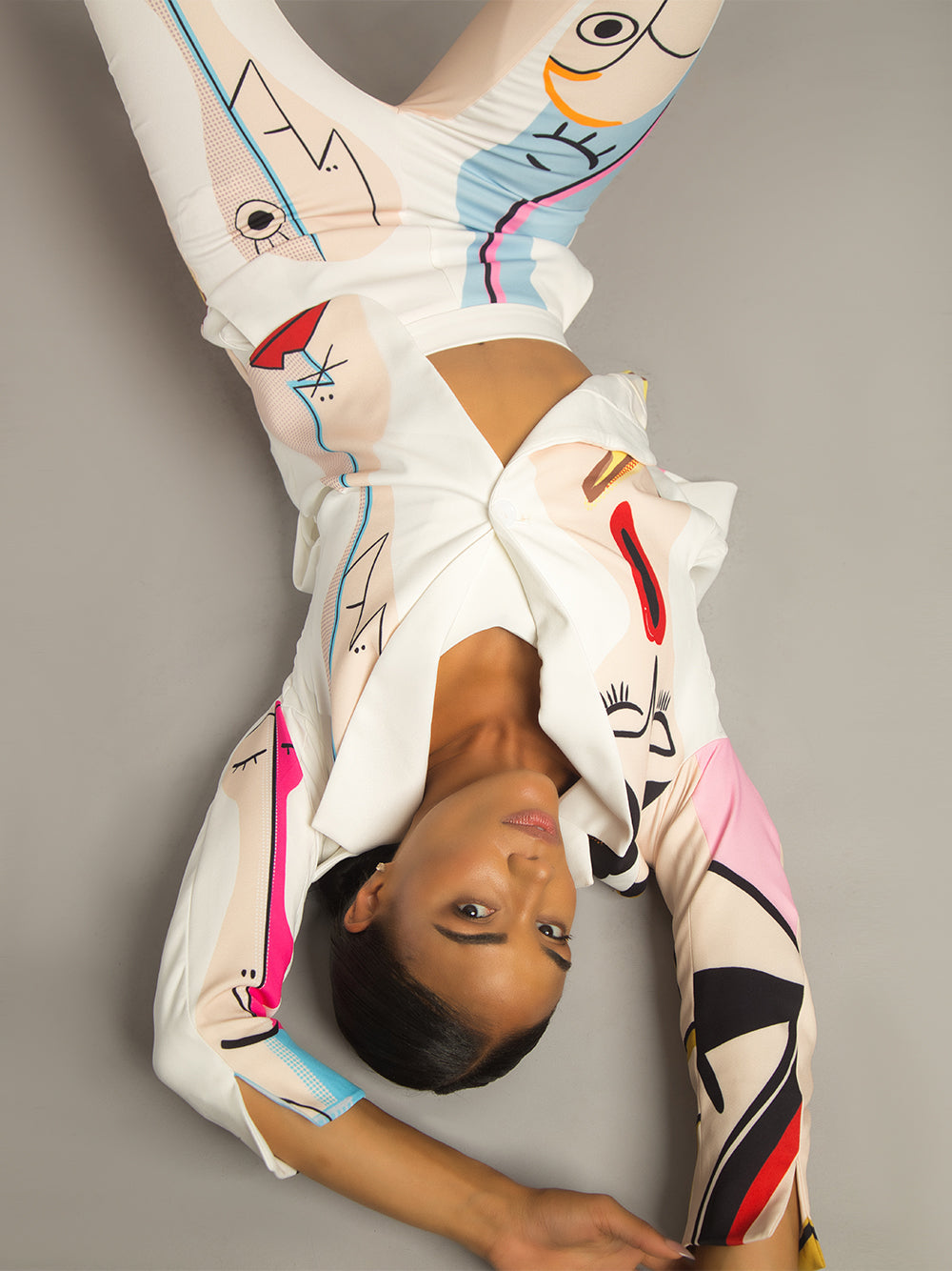 White Abstract Portrait Print Notch Lapel Blazer Cropped Pants Set 10