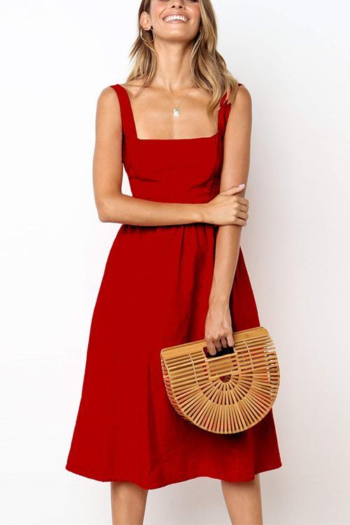 Beautifully Finished Dress in a Timeless Design