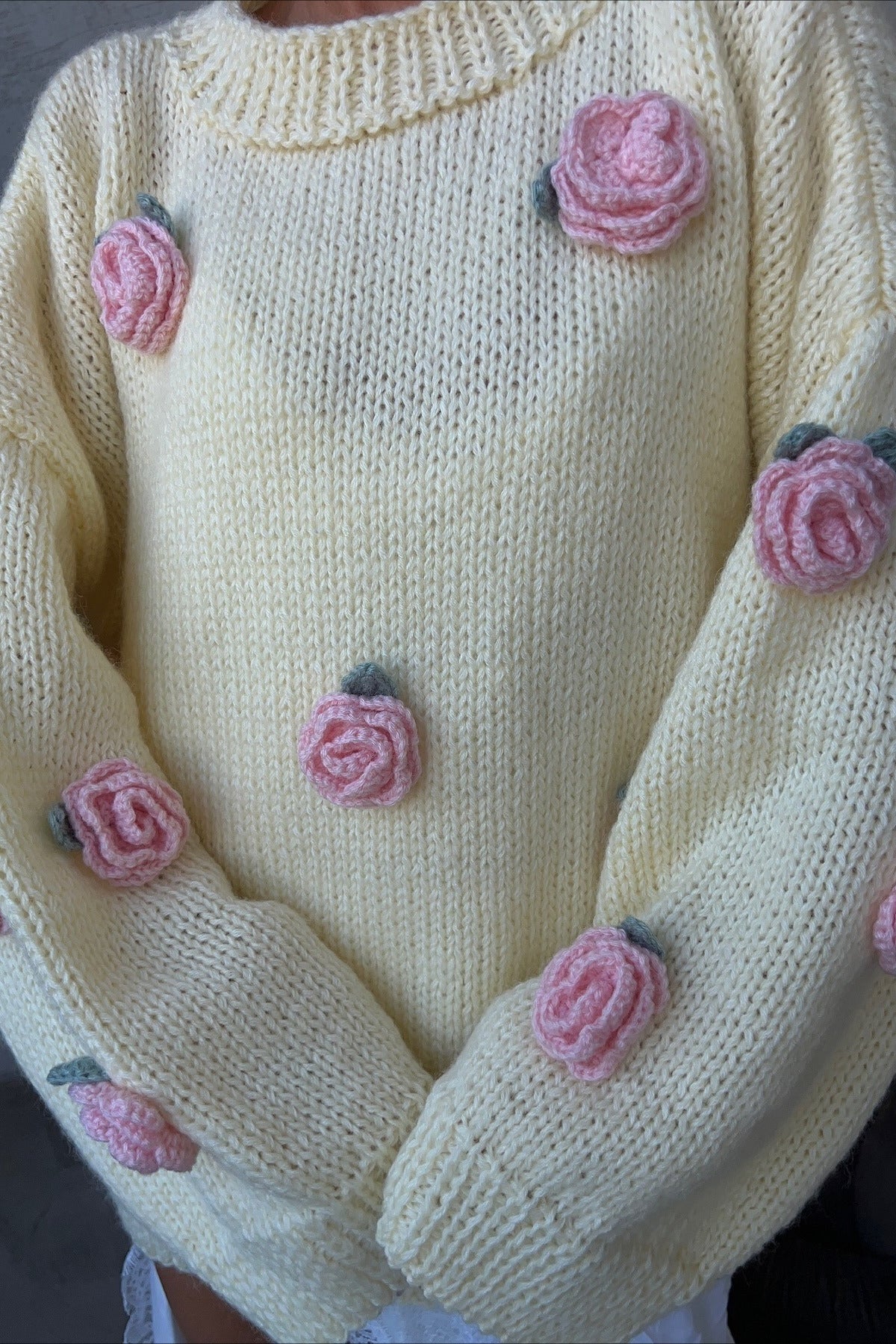 Crew Neck Minimalist 3D Flower Knit Sweater
