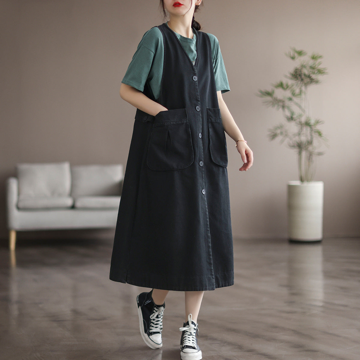 Beautifully Crafted Dress in a Classic Style