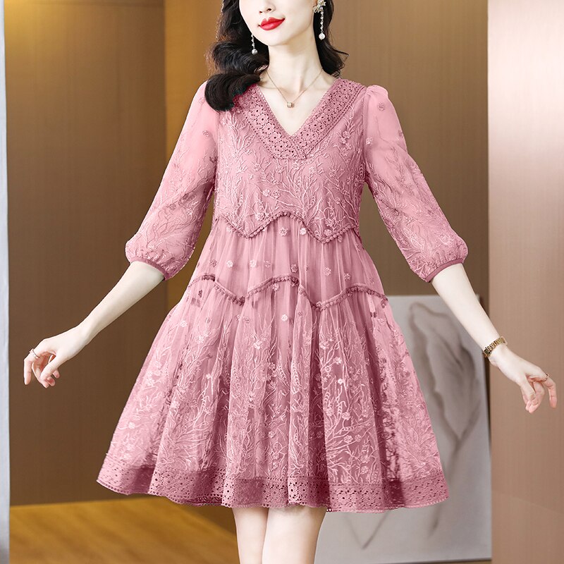 Well Tailored Dress with a Graceful Silhouette