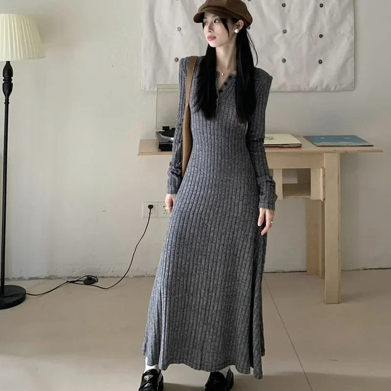 Teresa Elegant Vintage Knit Dress with Relaxed Fit and Layered Outfit Styling