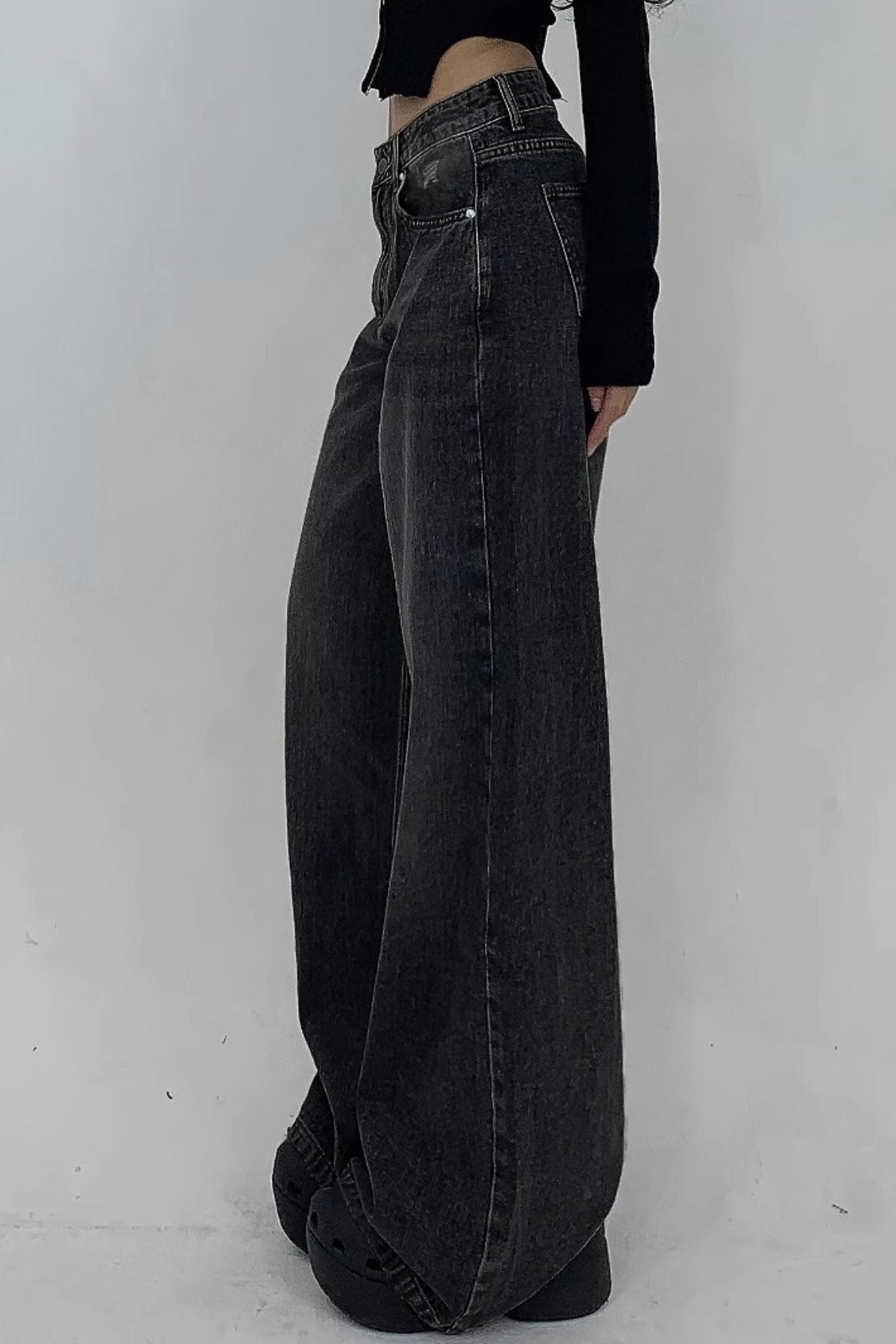 Distressed Wide Leg Floor Length Jeans