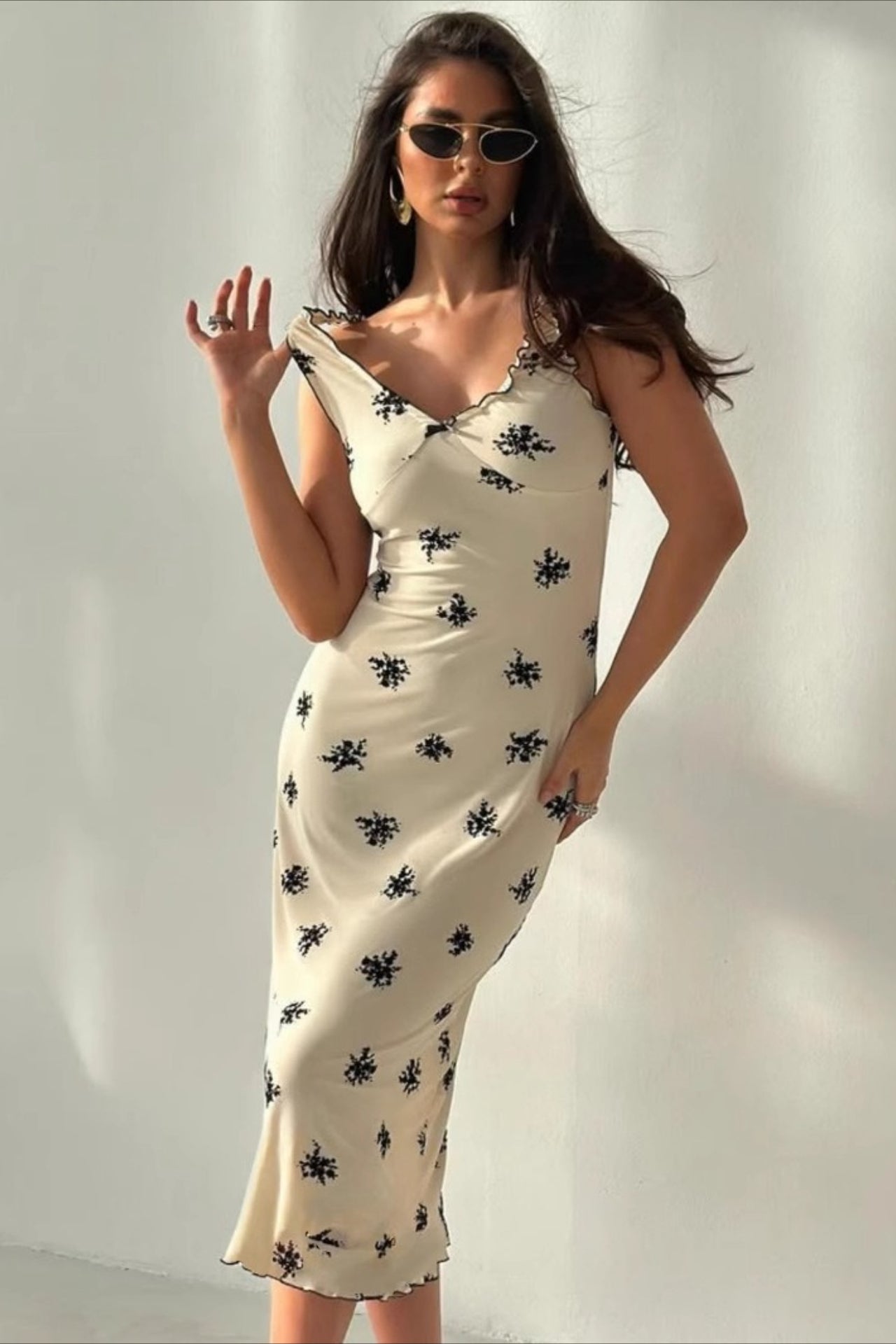 Spaghetti Strap Bow V Neck Fitted Floral Dress